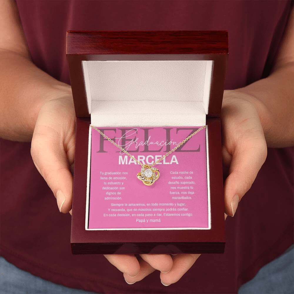 Un Lazo Eterno: Tu Orgullo y Amor, Plasmados en un Nudo de Amor para Celebrar su Graduación Jewelry/LoveKnot Acabado en Oro Amarillo de 18 quilates Luxury Box 
