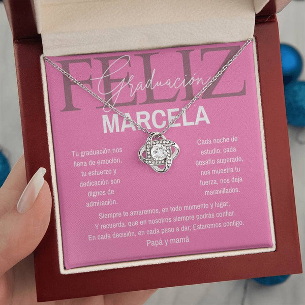 Un Lazo Eterno: Tu Orgullo y Amor, Plasmados en un Nudo de Amor para Celebrar su Graduación Jewelry/LoveKnot Acabado en oro blanco de 14 k Luxury Box 