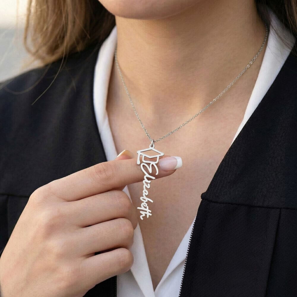 Un Recuerdo para Toda la Vida – Collar de Graduación Personalizado con Nombre (Para: Nieta, Hija, Sobrina, Hermana, Prima, Amiga) Jewelry/NameNecklaceHeart 