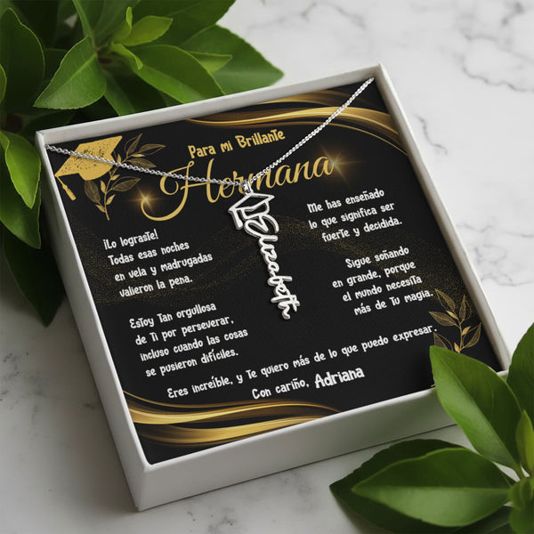 Un Regalo que Celebra el Orgullo y el Amor por tu Hermana – Collar de Graduación personalizado con birrete Jewelry 