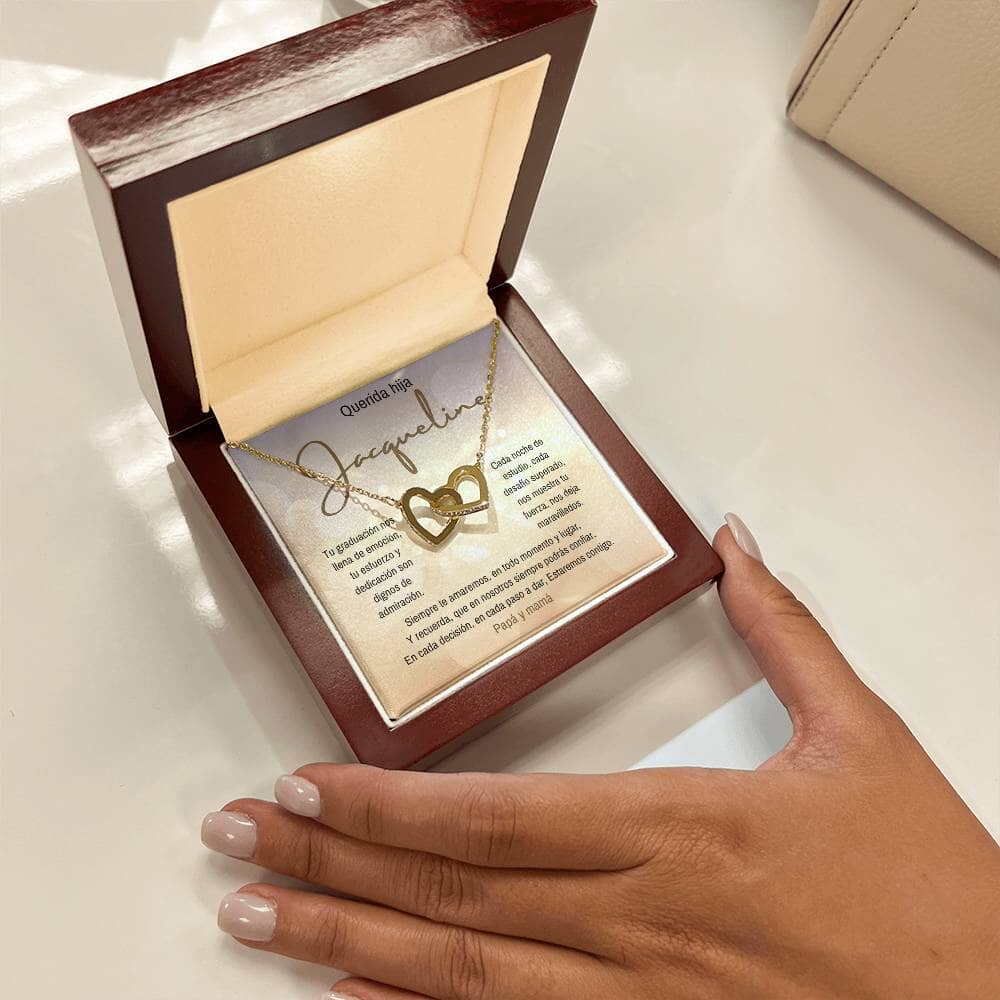 Un Símbolo de Amor y Orgullo: Collar de Corazones Entrelazados para Celebrar su Graduación Jewelry/InterlockingHearts 