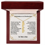 Un Símbolo de Amor y Orgullo en Tu Graduación – Collar Personalizado con Nombre Jewelry Acabado en Oro Amarillo de 18 quilates Caja de lujo estilo Mahogany con Luz Led 