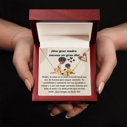¡Una gran madre merece un gran día!- Collar Personalizado Con Nombre Corazón - Mamá Jewelry/NameNecklaceHeart <p>Acabado en Oro Amarillo de 18 quilates</p> Luxury Box 